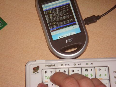 Using irssi on Debian together with the frogpad to IRC on #neo1973-germany